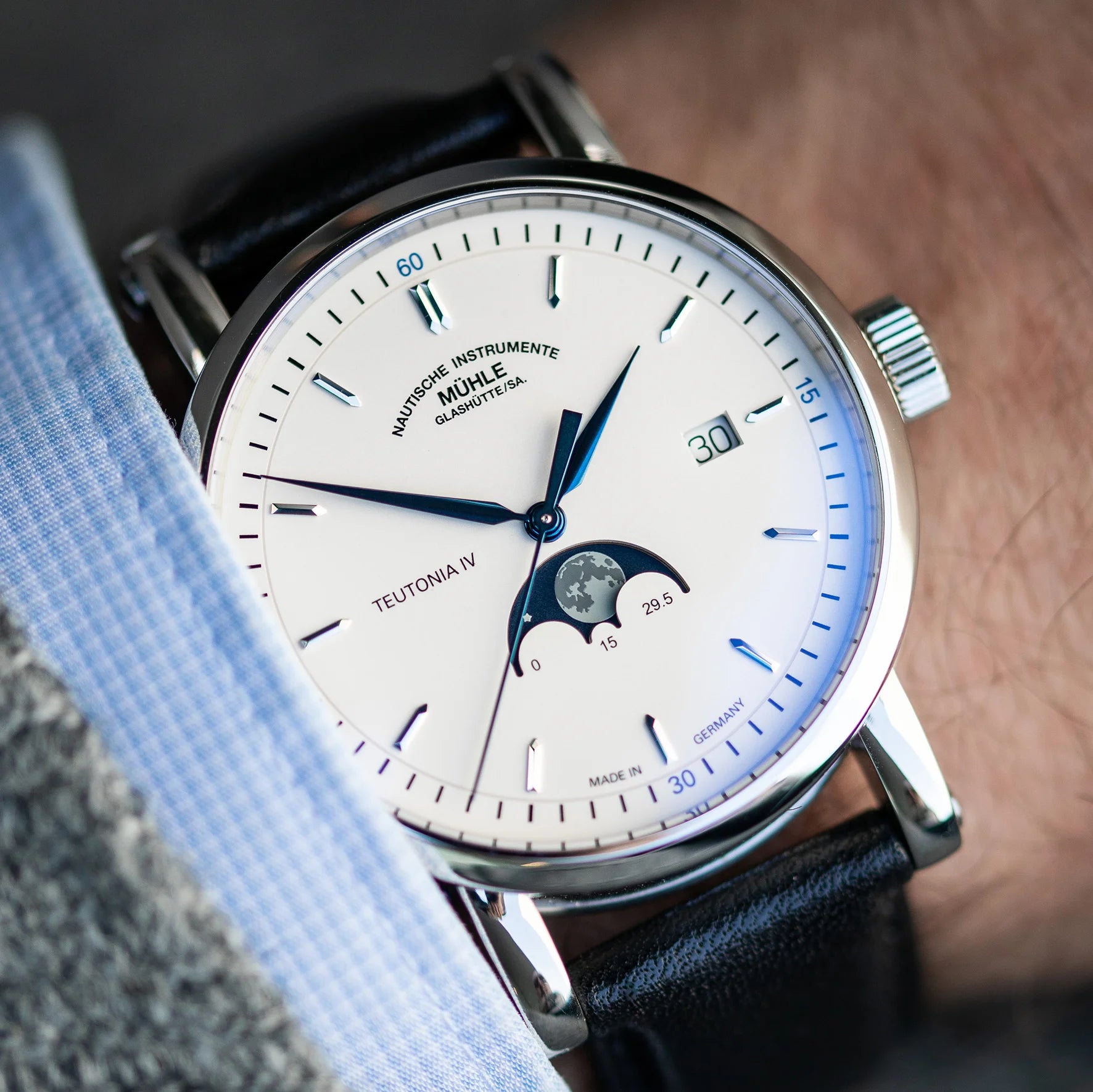Mühle Glashütte Teutonia IV Mondphase M1-44-05-LB